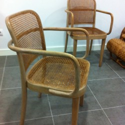 sillas originales thonet 1930 - 250 € cada una .